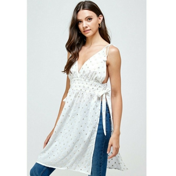 En Crème Eyelet Top - Picture 7 of 7